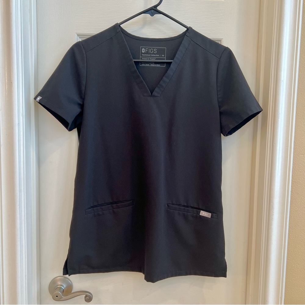 Women’s Figs Casma Scrub Top